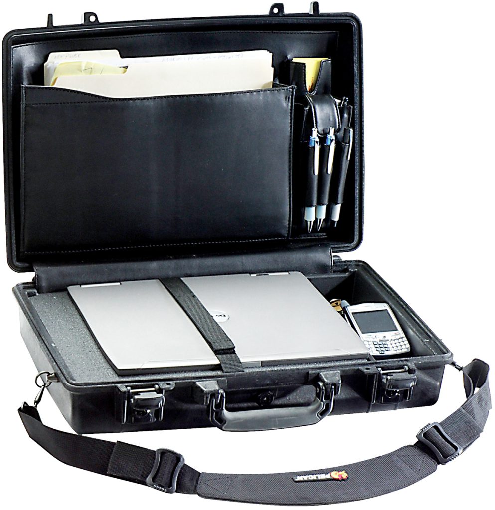 pelican laptop case 17.3